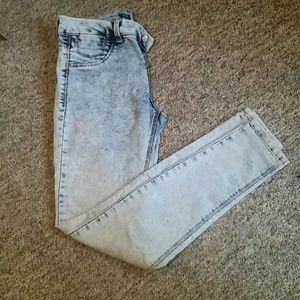 Light skinny stretch jeans